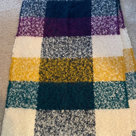 Purple yellow and teal Plaid rectangle scarf - Picture 4 of 6